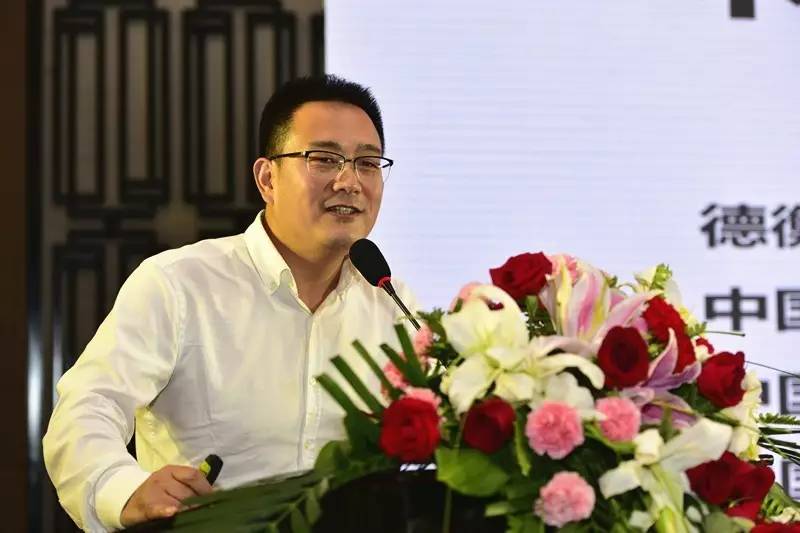 7.▲图为德衡律师集团总裁 蒋琪律师宣讲现场.jpg